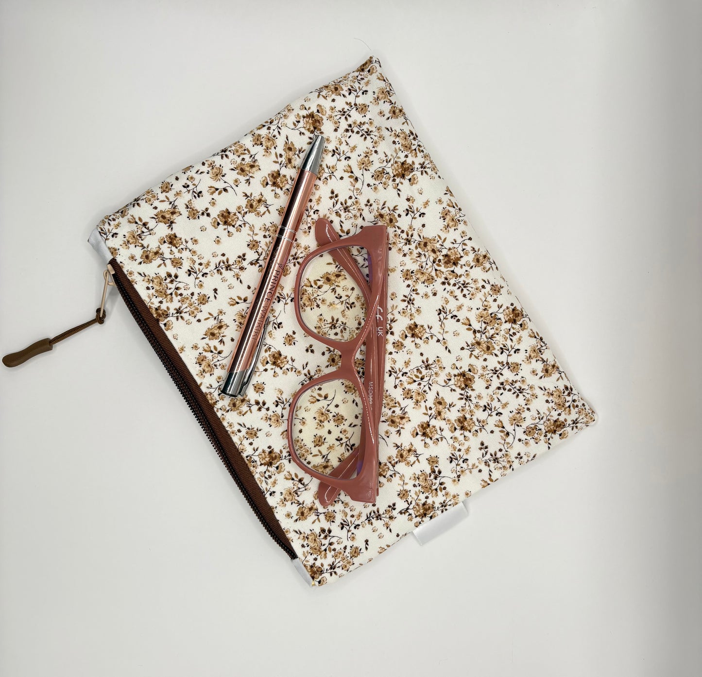 Clairee pouch