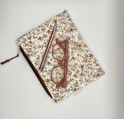 Clairee pouch