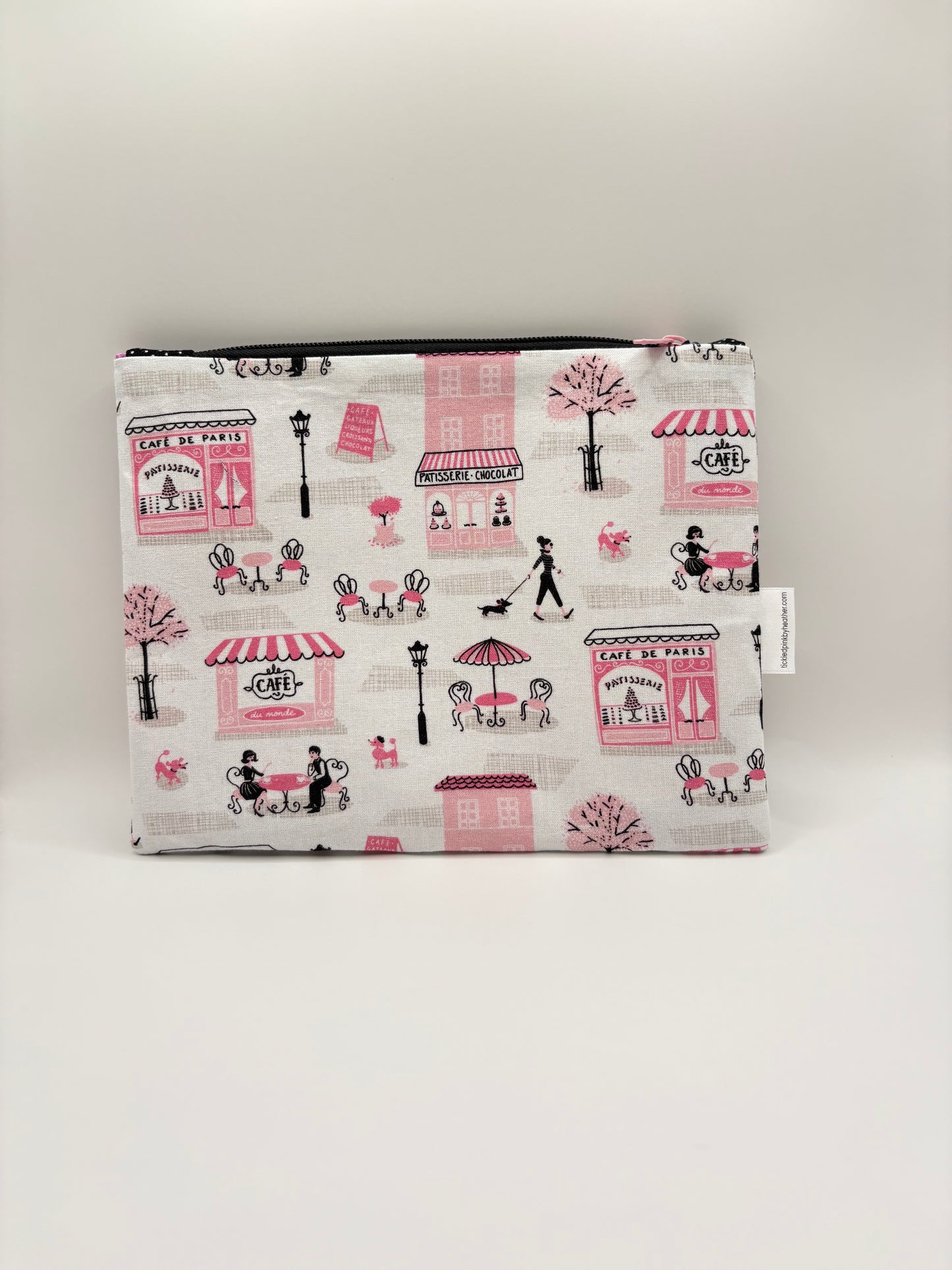 Clairee pouch