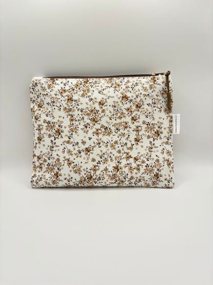 Clairee pouch