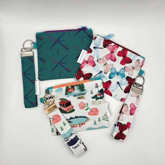 Small pouch w/mini keychain